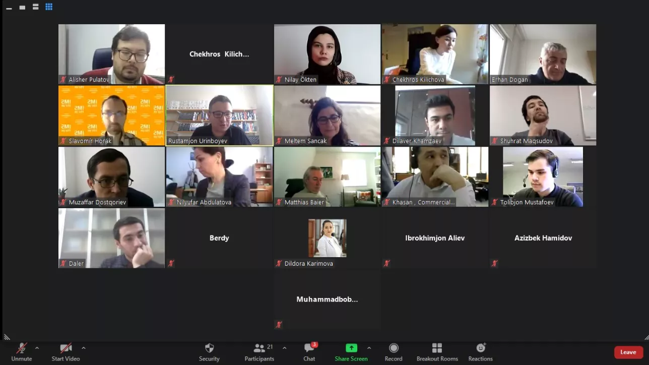 The screenshot of participants in Zoom